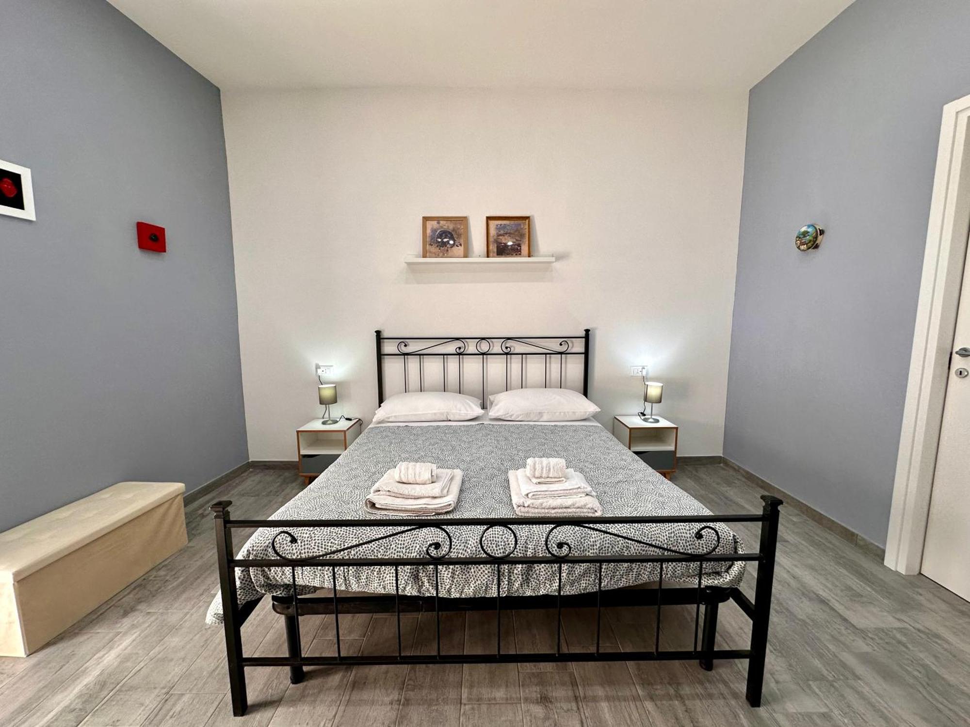 B&B I Tre Santi Napoli Bagian luar foto