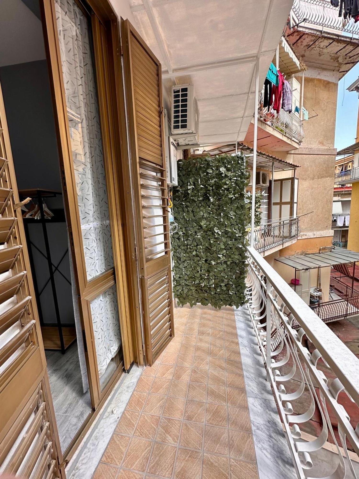 B&B I Tre Santi Napoli Bagian luar foto