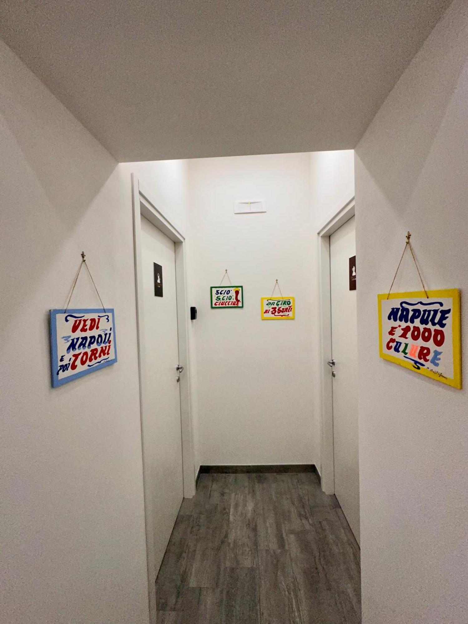 B&B I Tre Santi Napoli Bagian luar foto