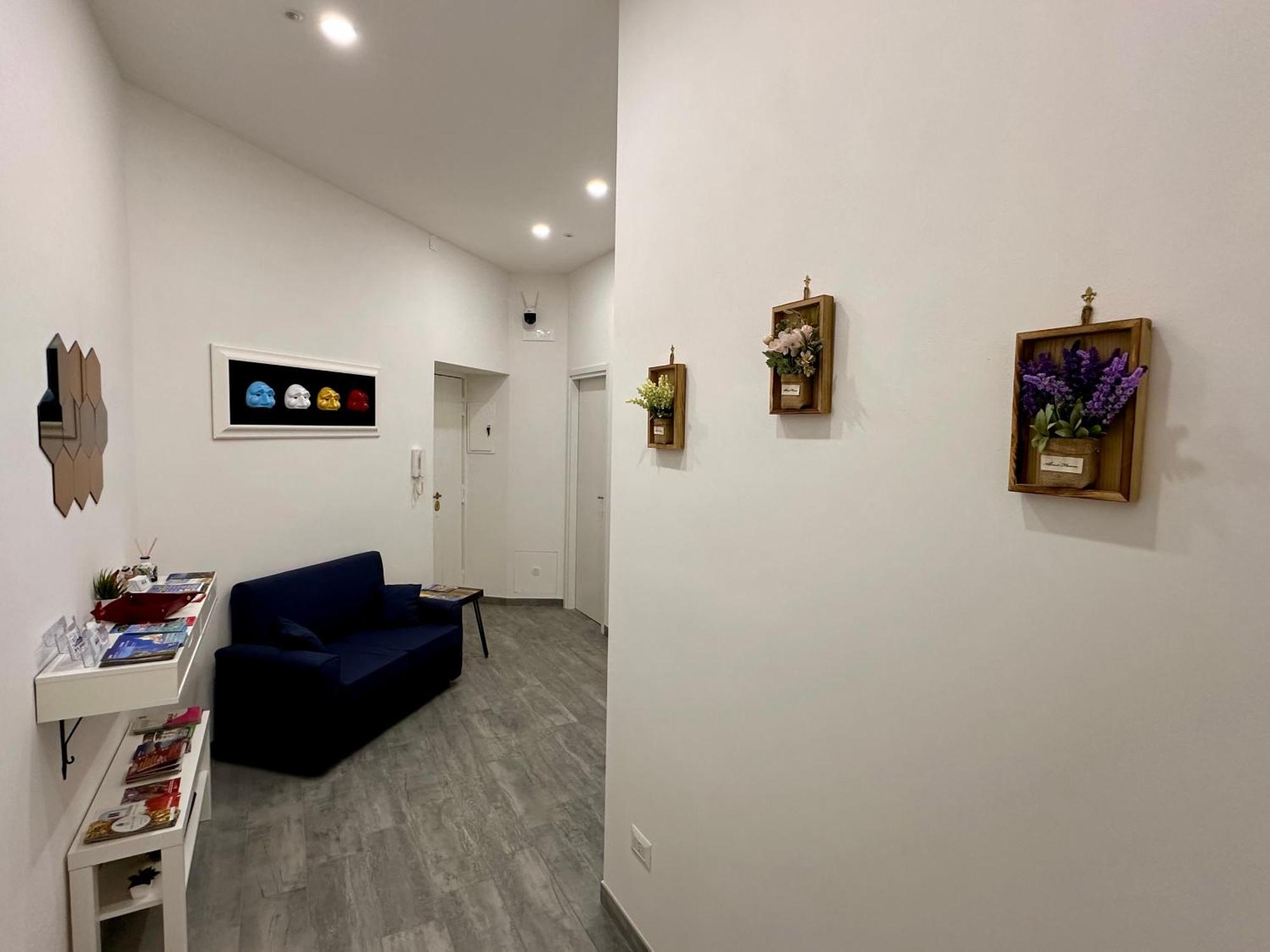 B&B I Tre Santi Napoli Bagian luar foto